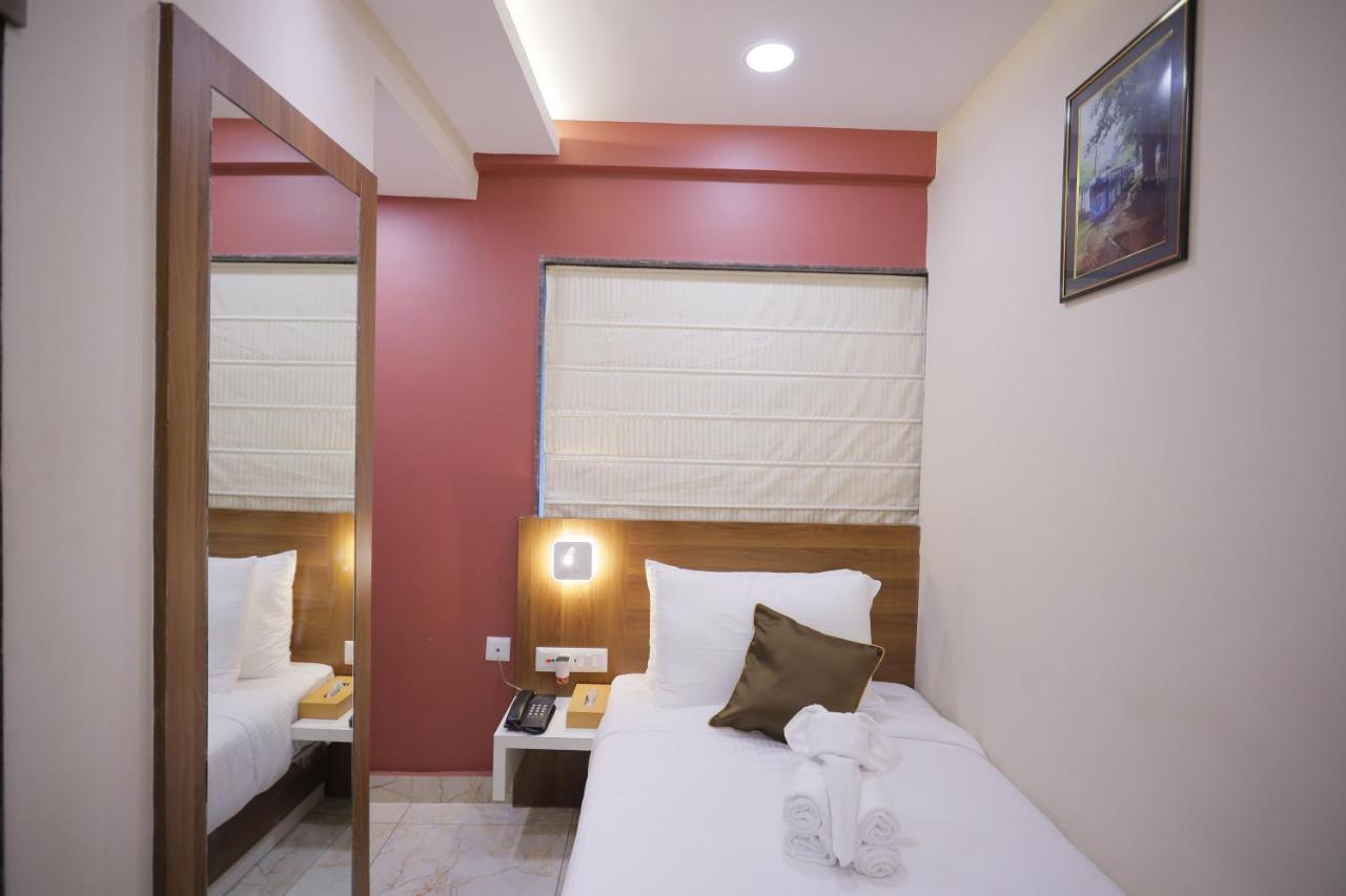 The Avenue Hotel Ballygunge Kalküta Dış mekan fotoğraf