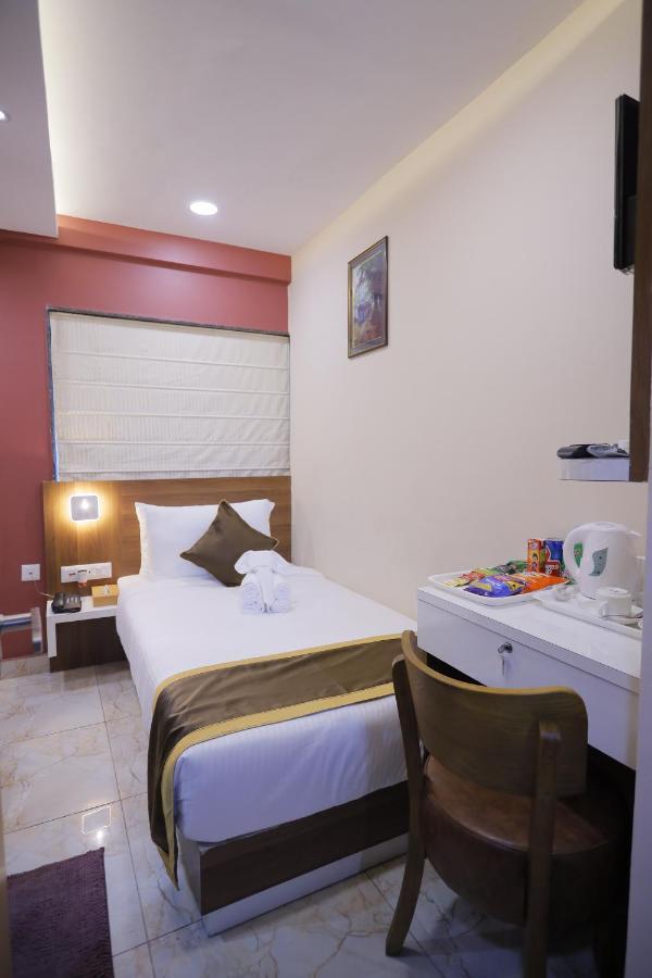 The Avenue Hotel Ballygunge Kalküta Dış mekan fotoğraf